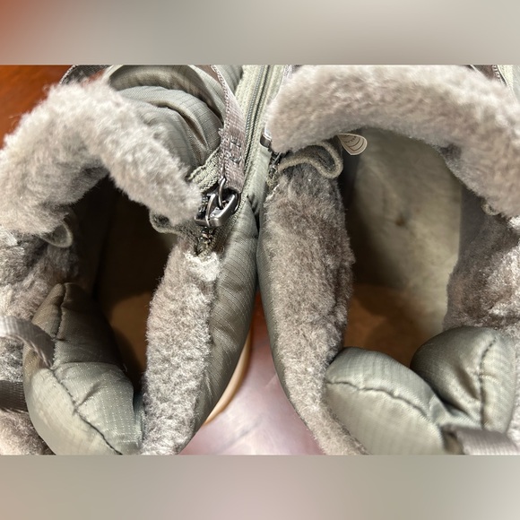 UGG SEAWEED WATERPROOF LAKESIDER ZIP PUFF SNEAKER BOOTS, WOMENS size 10 - Picture 6 of 9